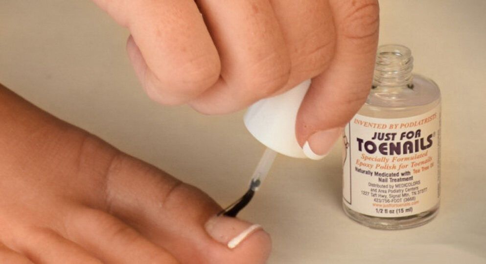 Nail polish for fungus on the thumb