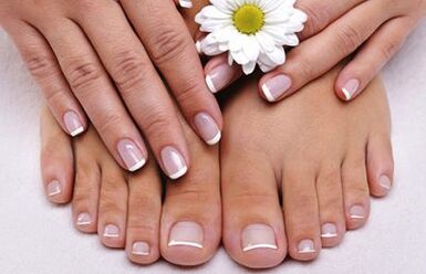 healthy nails after treatment of fungi with celandine