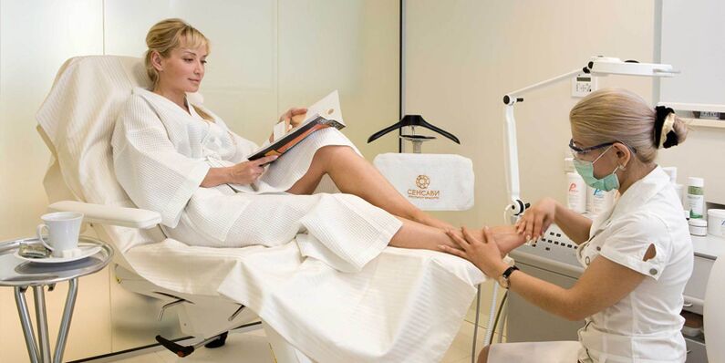How to treat a fungal disease in the foot