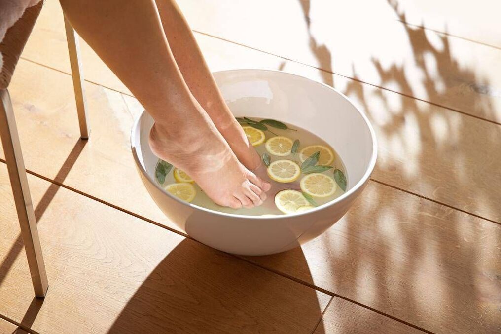 How to use anti-fungal baths